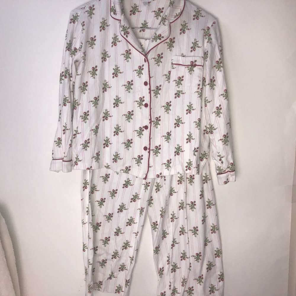 Charter Club 2PC Pajama Set White w/Red‎ Roses Medium